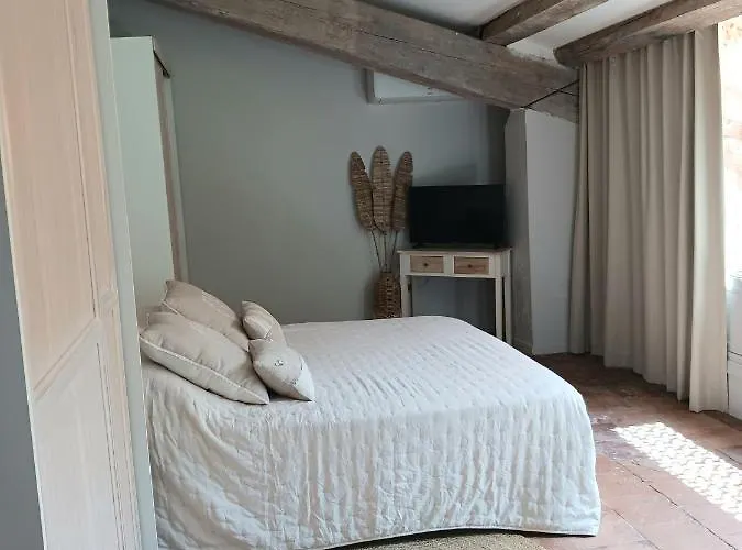 Дом отдыха Magnifiques Au Sein D'un Vignoble Cazouls-les-Beziers
